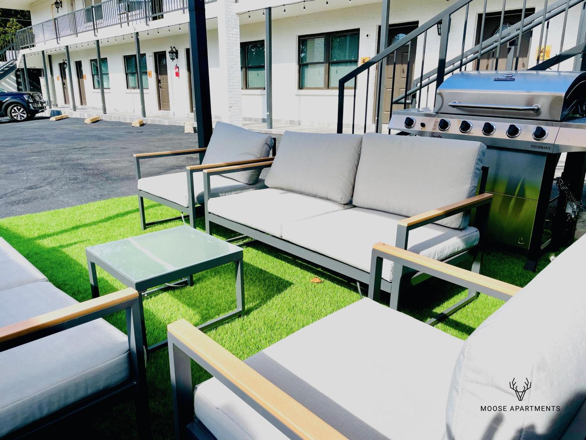 דירות ממפיס The Moose #12 - Brand New Modern Luxe Loft With Free Parking, King Bed & Fast Wifi מראה חיצוני תמונה